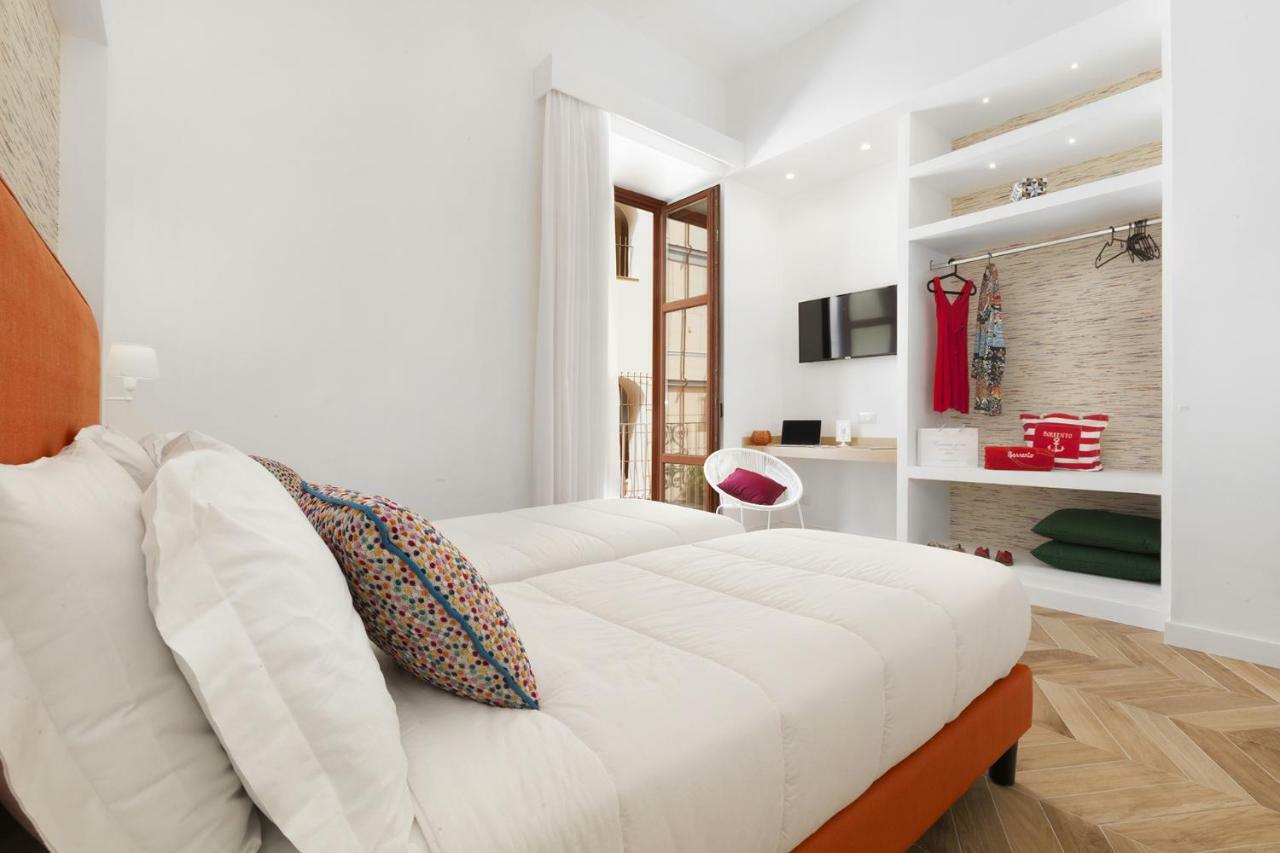 Amore Rentals - Casa 80 Сорренто Экстерьер фото
